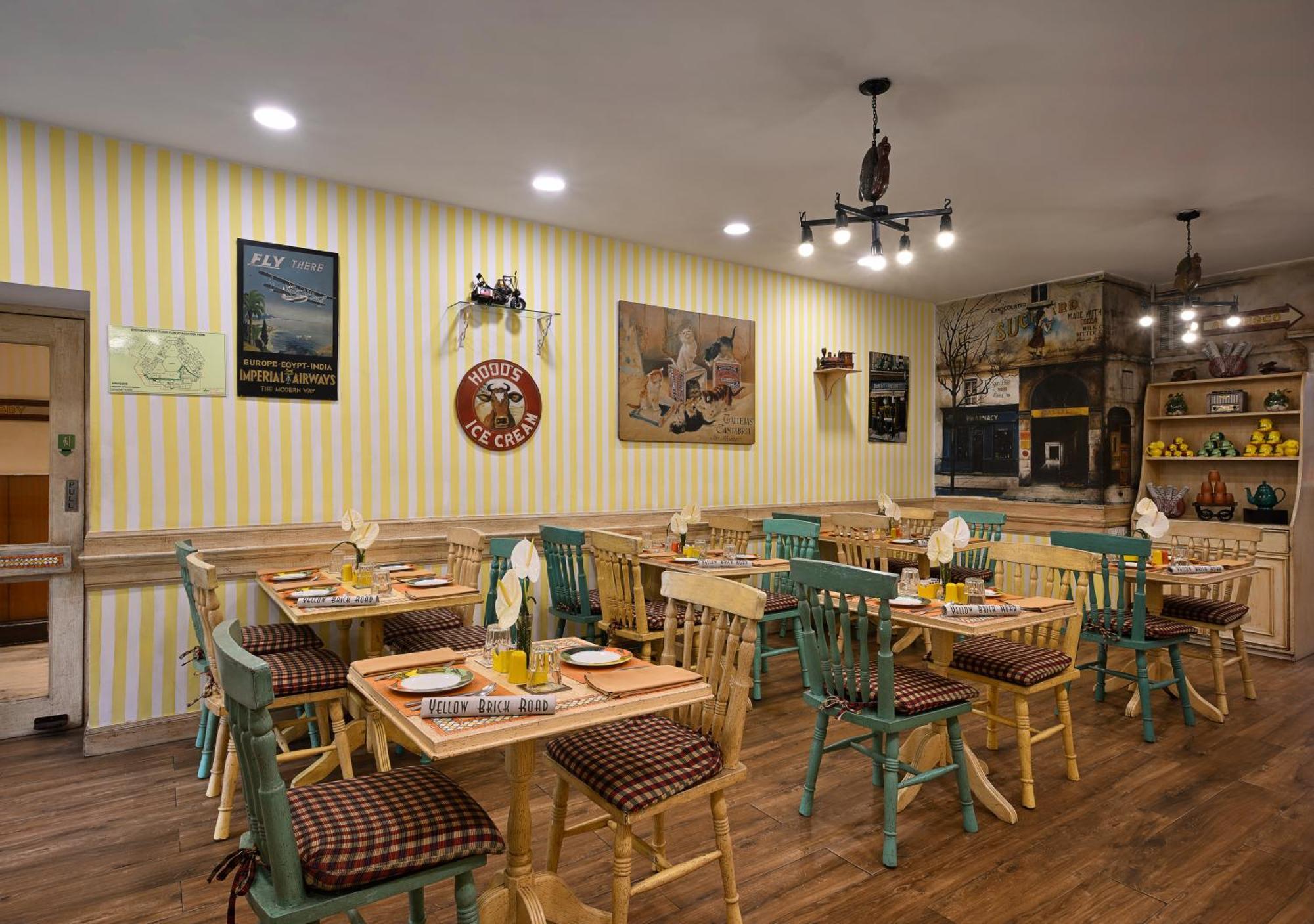 فندق إمباسادور نيودلهي المظهر الخارجي الصورة Restaurant interior