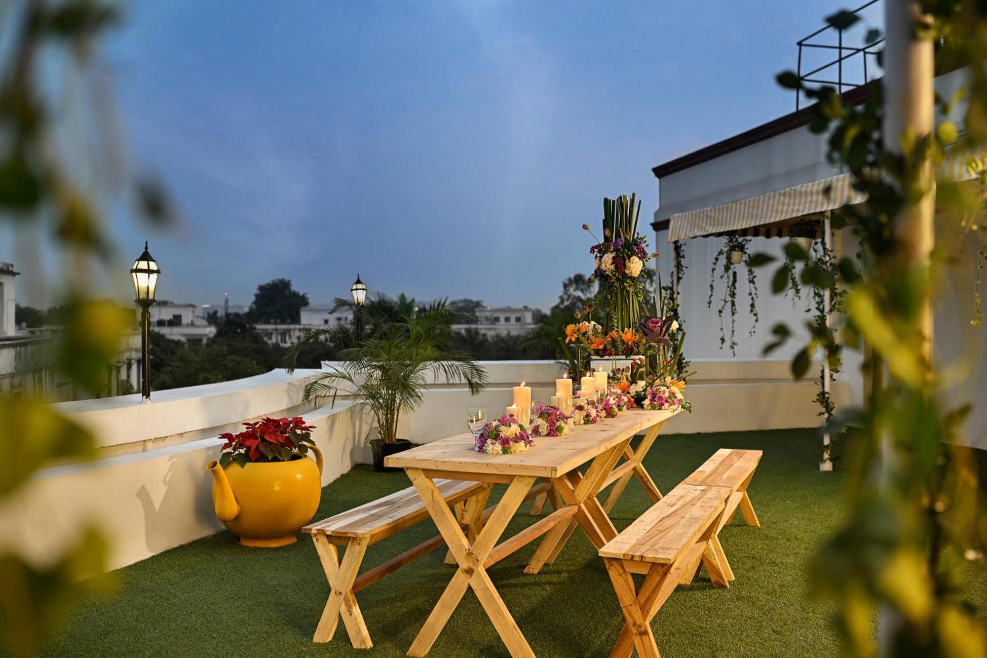 فندق إمباسادور نيودلهي المظهر الخارجي الصورة Rooftop garden