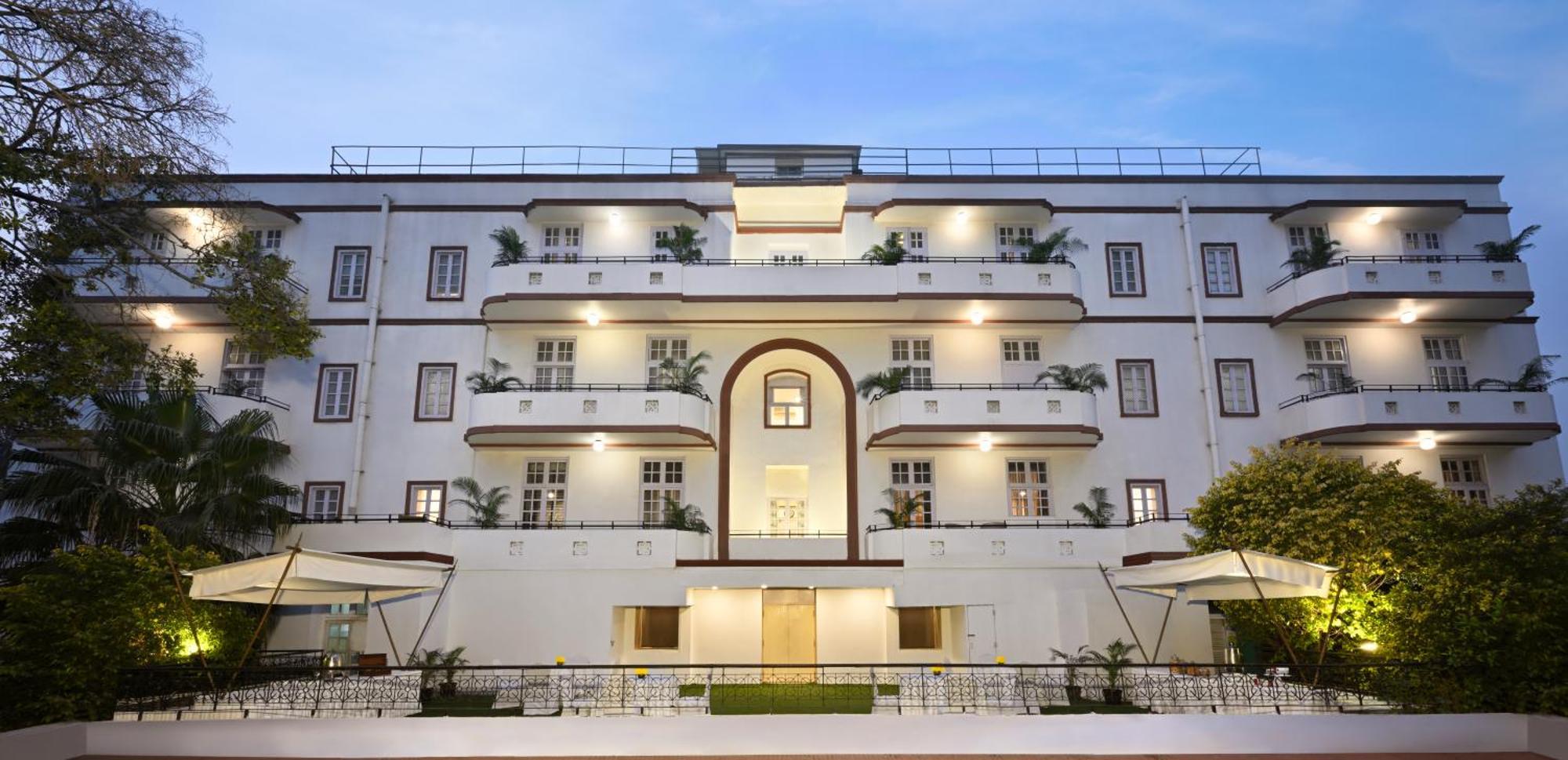 فندق إمباسادور نيودلهي المظهر الخارجي الصورة The hotel's facade