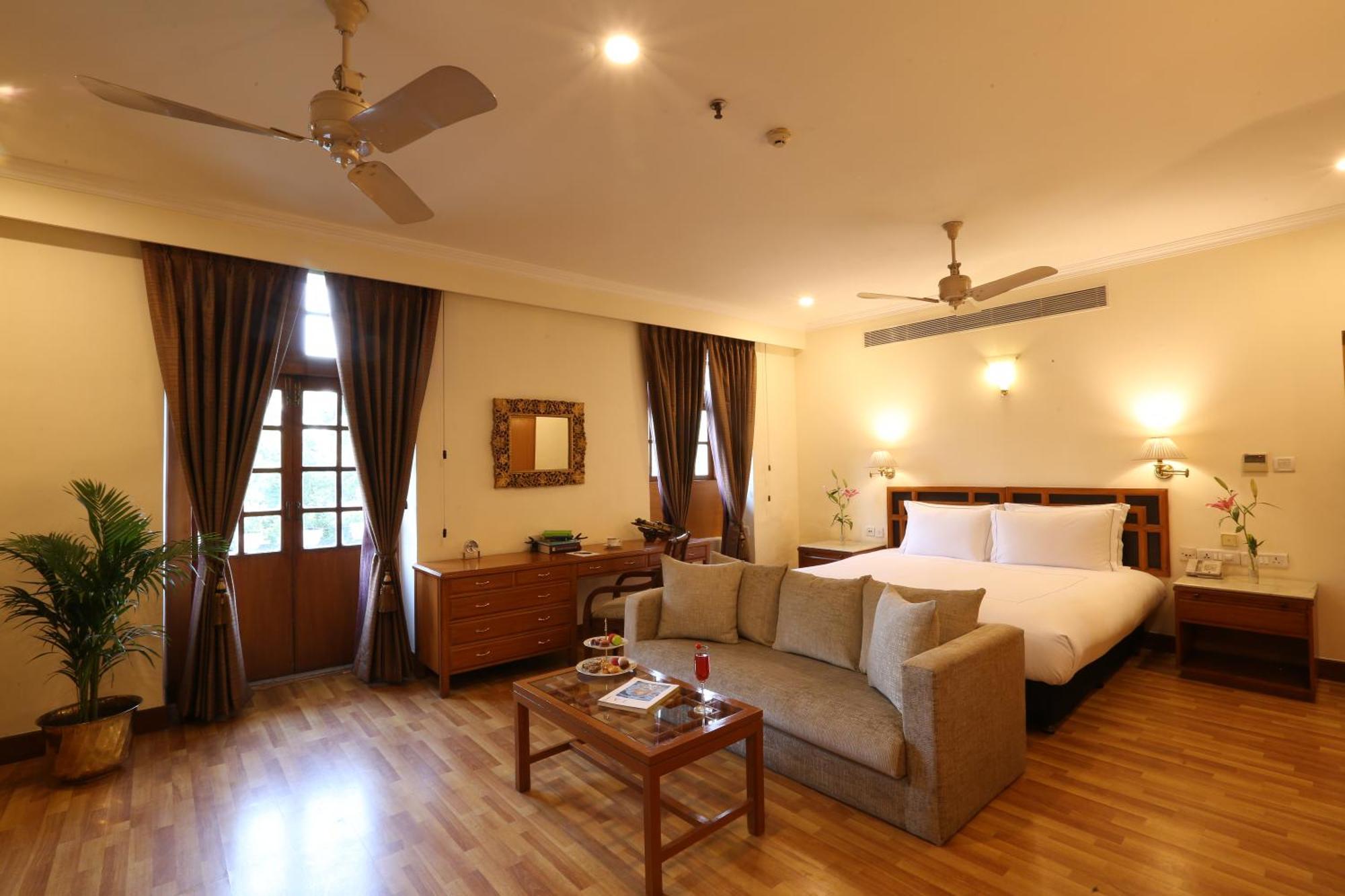 فندق إمباسادور نيودلهي المظهر الخارجي الصورة A suite at the hotel
